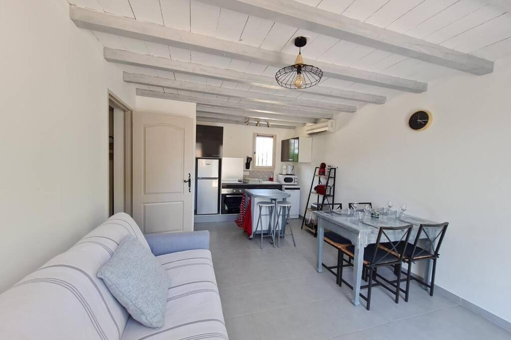 Appart Cosy Avec Son Exterieur Chaleureux,Piscine Et Parking Prive Fontvieille Exteriér fotografie